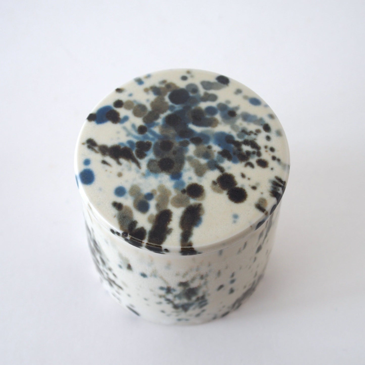 SCARLET POTTERY FUTAMONO