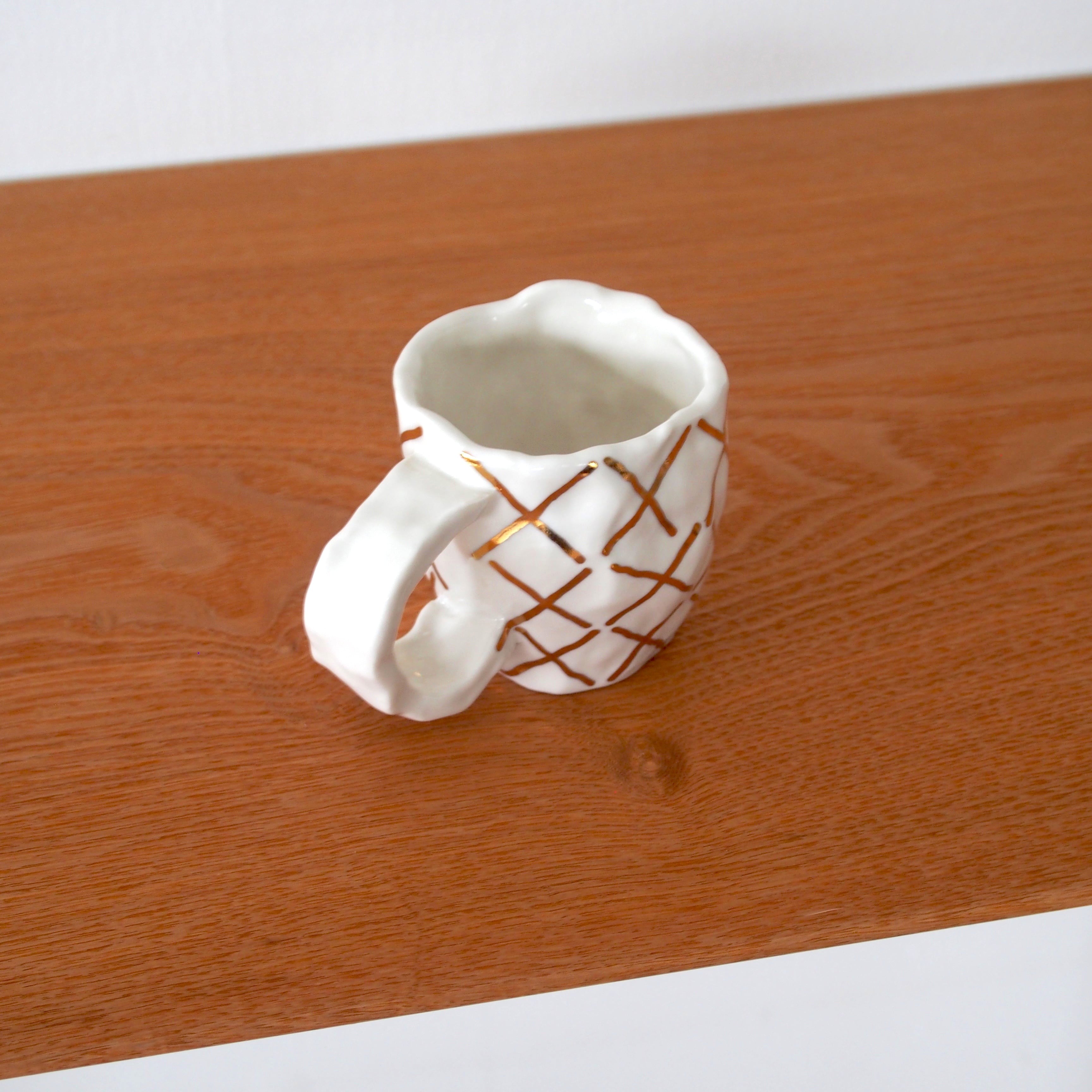SHOKKI　Mug cup ( white/gold ).